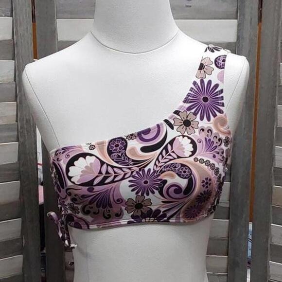 Floral Printed One-Shoulder Side-Shirred Bikini Top | Salt + Cove | Medium - Picture 1 of 8
